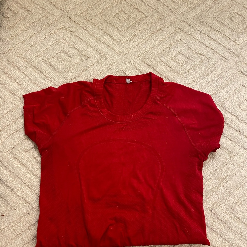 Lululemon swiftly tech top in red